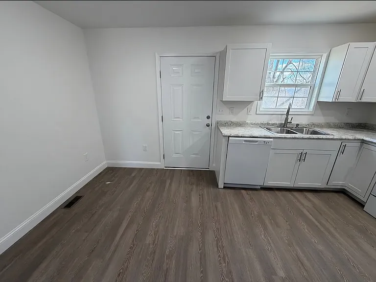 1407 Madison St — Photo 13
