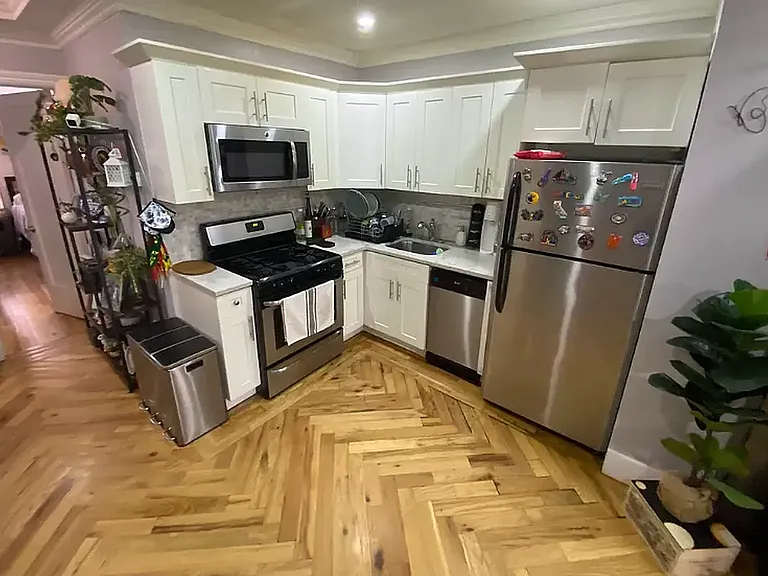1102 Jefferson Ave #1L — Photo 3