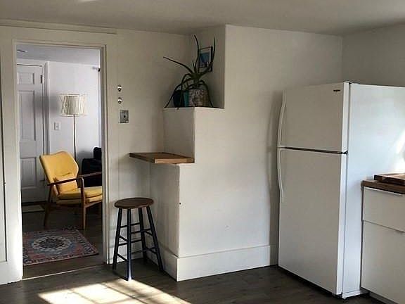 4th image of 33 Elm St #33