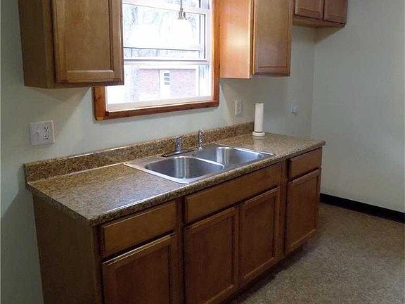 4th image of 504 S Hazelwood Ave
