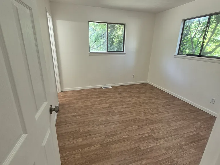 10078 Green Valley Dr — Photo 23