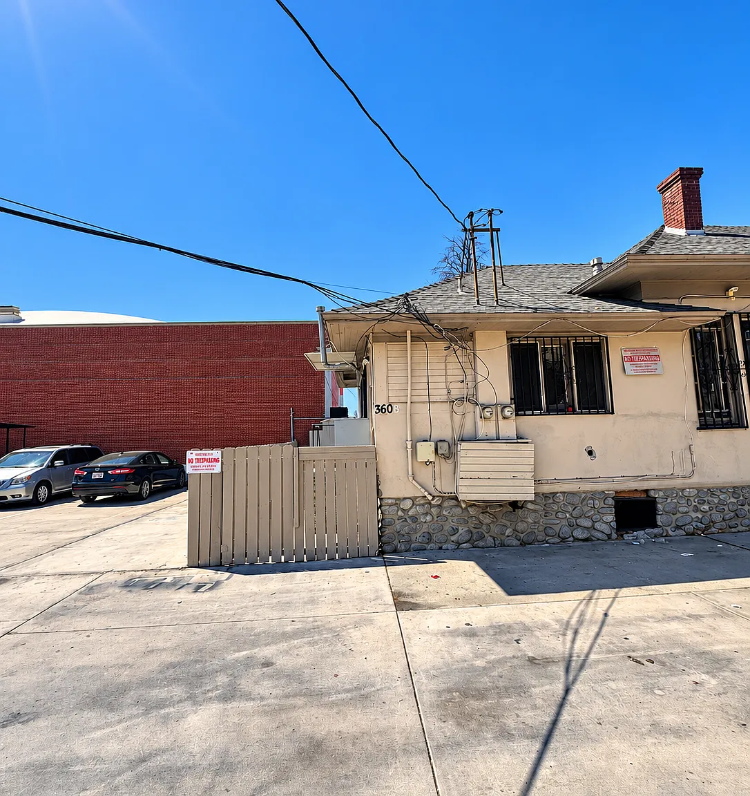 2 bed, 950 sqft, $2,300 — Photo 1