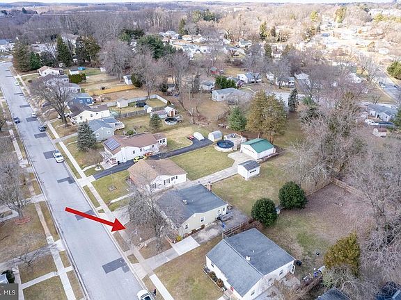 3rd image of 136 Wilgate Rd