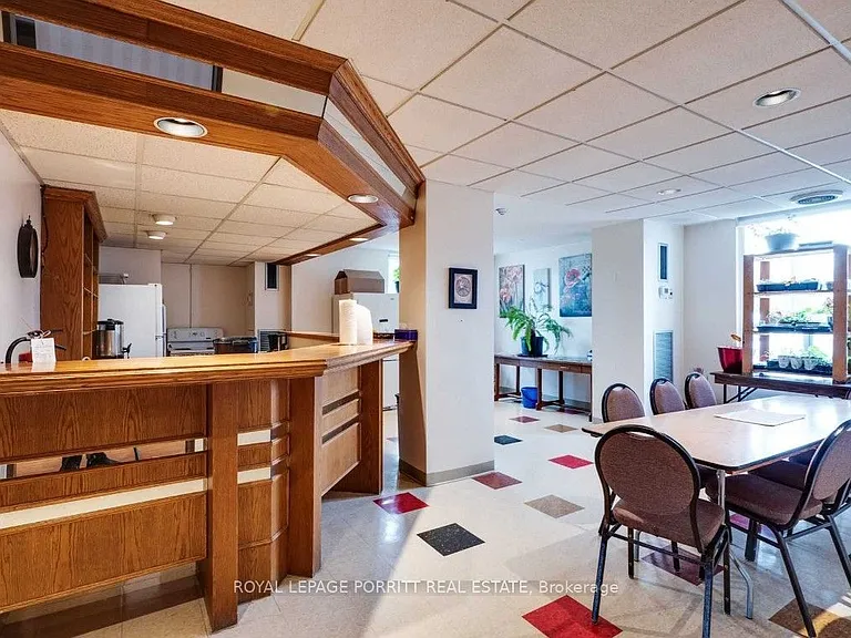 1535 Lakeshore Rd E #1704 — Photo 30