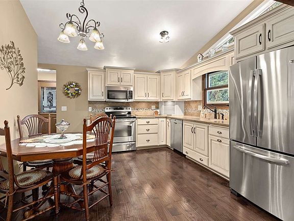 5th image of 909 Woodland Dr