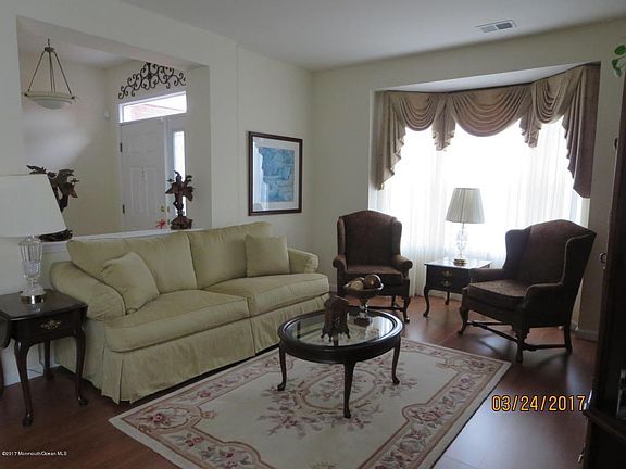 LOVELY LIVINGROOM