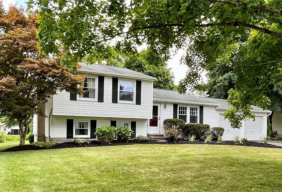 1st image of 16 Echodale Ave