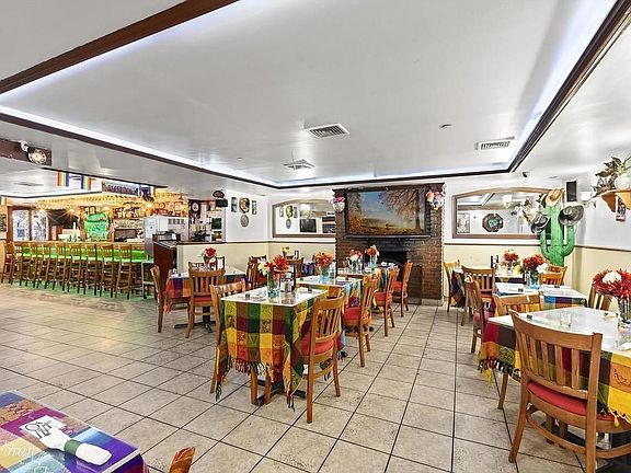 4th image of 358 W 23rd St #T