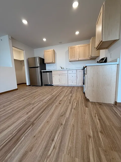 Carver Flats - 409 — Photo 2