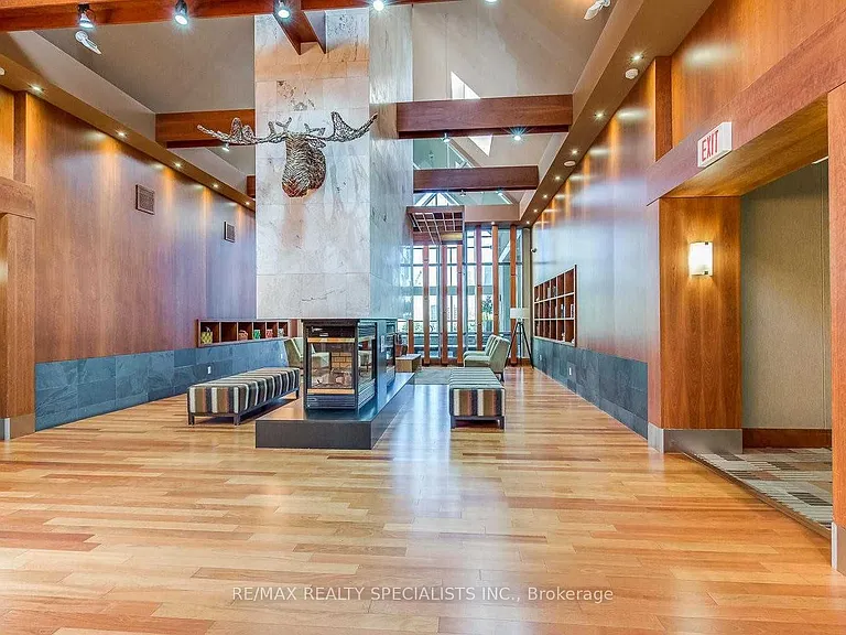 330 Princess Royal Dr #320 — Photo 32