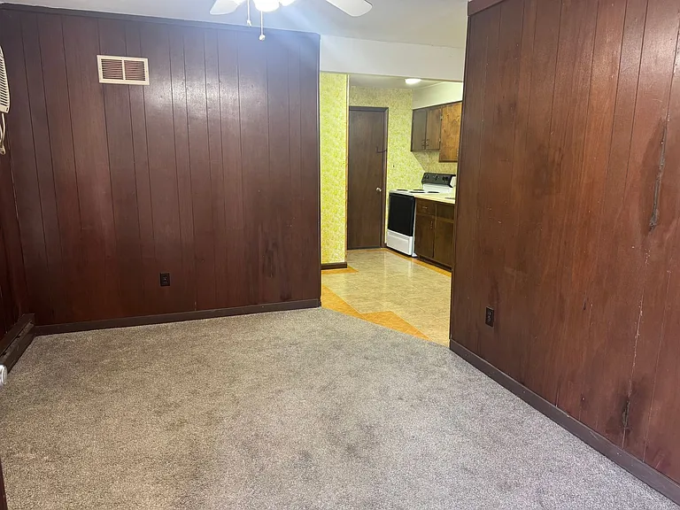 1105 Bloomingdale Pike — Photo 3