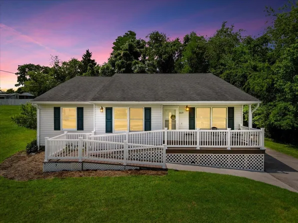 819 17th St, Radford, VA 24141