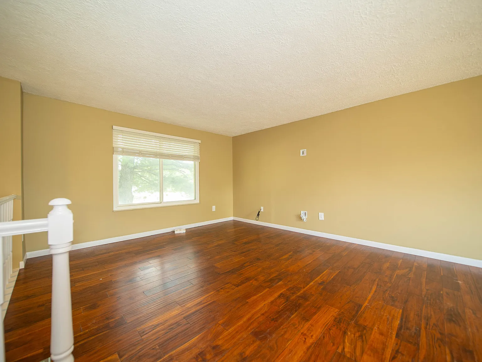 3 bed, 2.5 bath, 2114 sqft, $2,300 — Photo 4