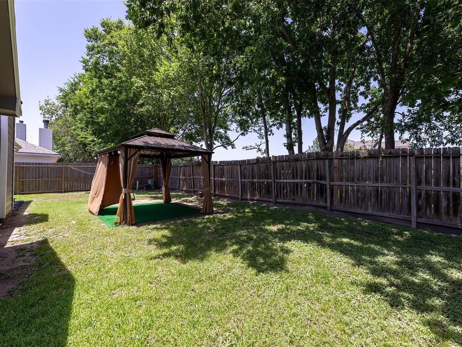 4 bed, 2.5 bath, 2620 sqft, $2,395 — Photo 3