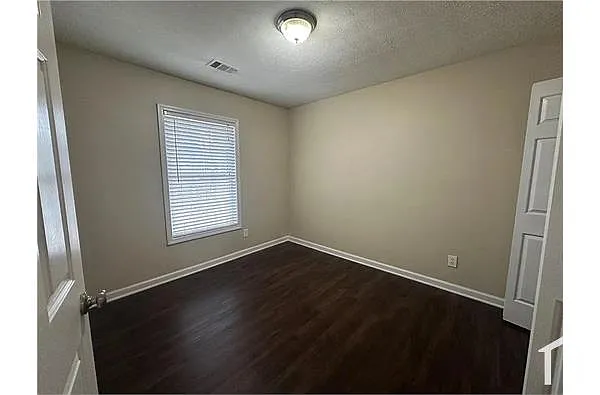 Building Photo - 855 Scenic Lake Dr