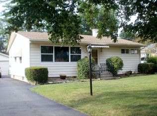 926 E 8th St, Lockport, IL 60441