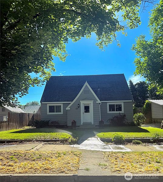 2nd image of 411 Ash Street S