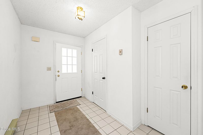 3rd image of 4059 Chaucer Place