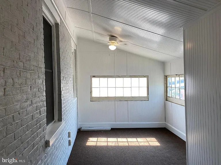 129 W Miner St #6 — Photo 22