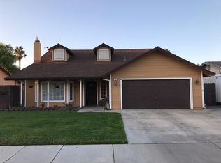 1013 Burlwood Dr, Los Banos, CA 93635