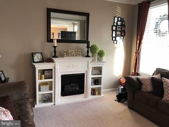 4th image of 1057 Weston Dr