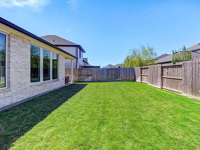 4110 Sherman Oak Ln — Photo 48