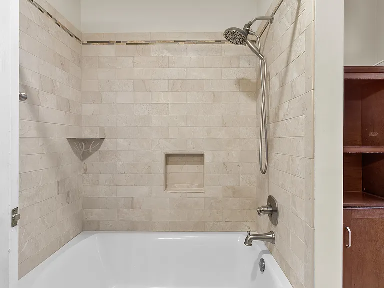 502 Westfield Ln — Photo 27