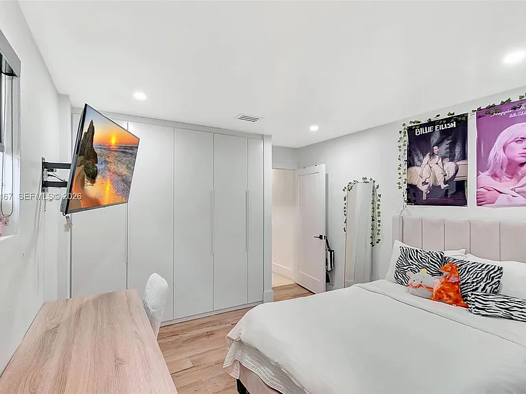 7711 Miami View Dr — Photo 22
