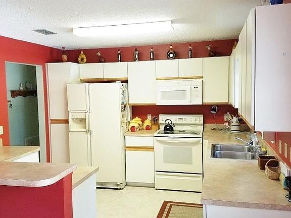 4th image of 9060 SW 96th Ln Unit C