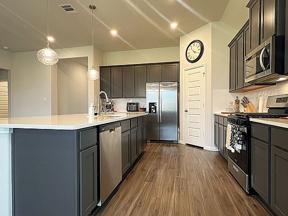 5th image of 3040 Chestnut Ln