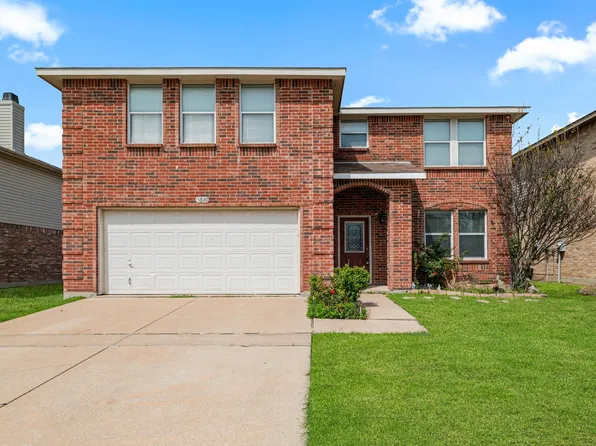 3840 Country Ln, Fort Worth, TX 76123