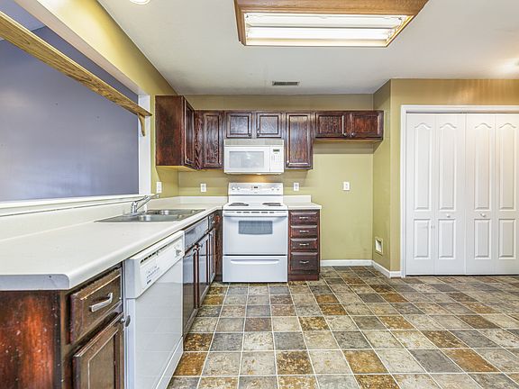 5th image of 6776 La Christa Way