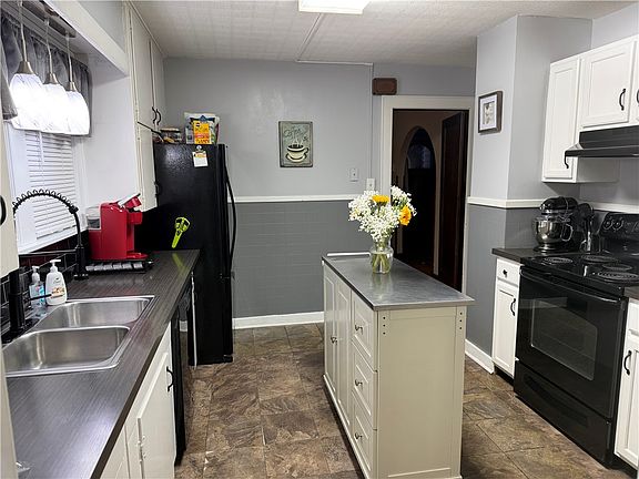 4th image of 20 Erwin St