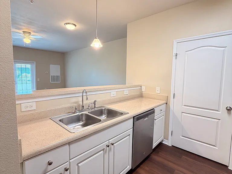 1700 Villa Capri Cir #213 — Photo 6