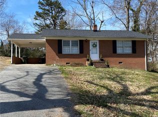 916 Ball Park Rd, Thomasville, NC 27360