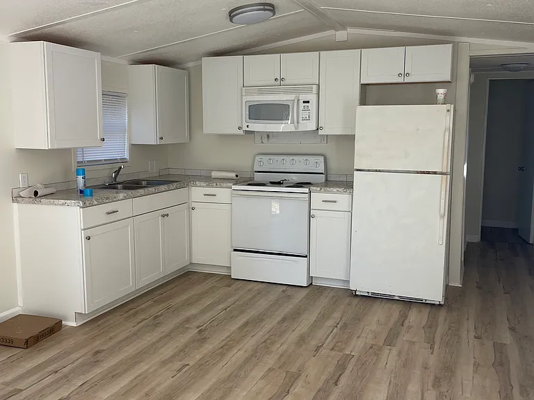 31 Edith Odesso Dr — Photo 1