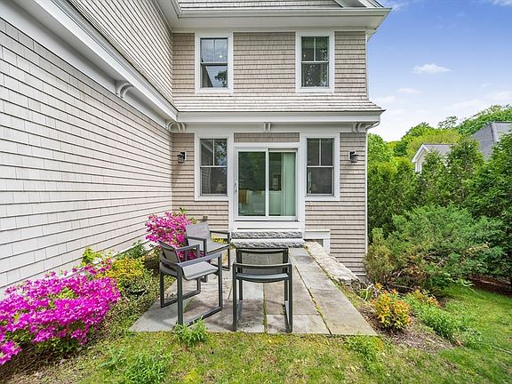 3rd image of 7 Bemis Rd