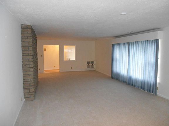 4th image of 517 Emain St