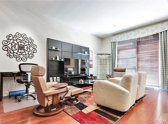5th image of 133 The Promenade N Unit 535