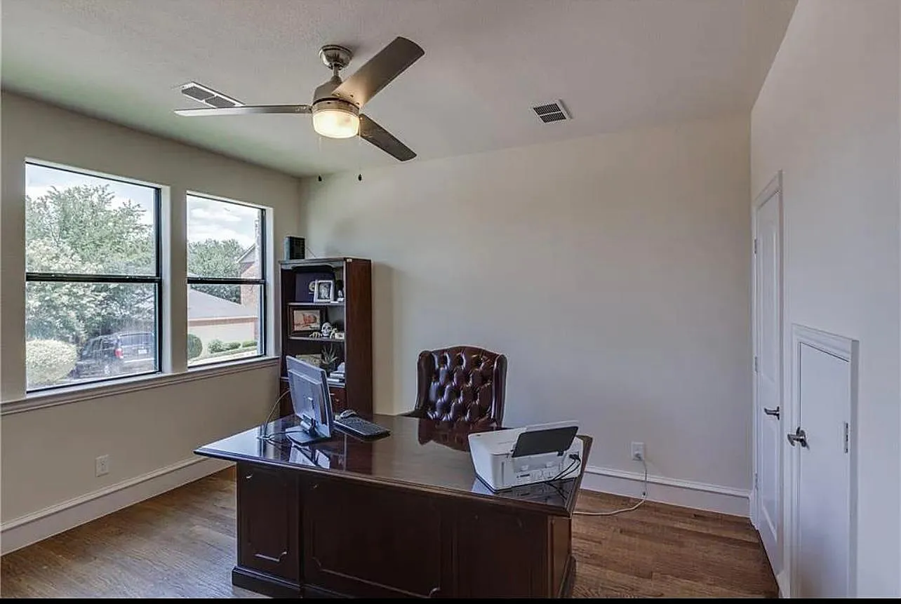 4 bed, 3321 sqft, $5,000 — Photo 4