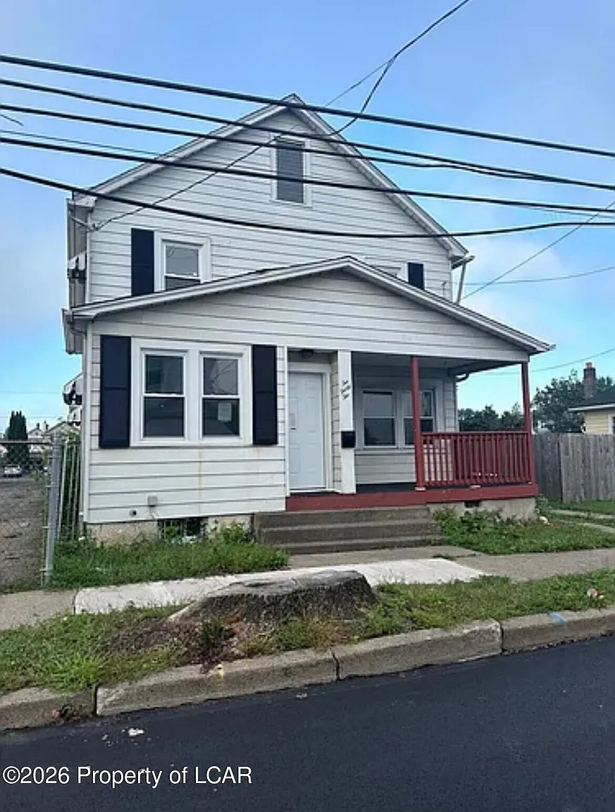 232 Pringle St photo 1