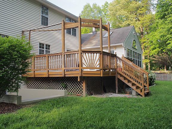 3rd image of 13701 Shelburne St