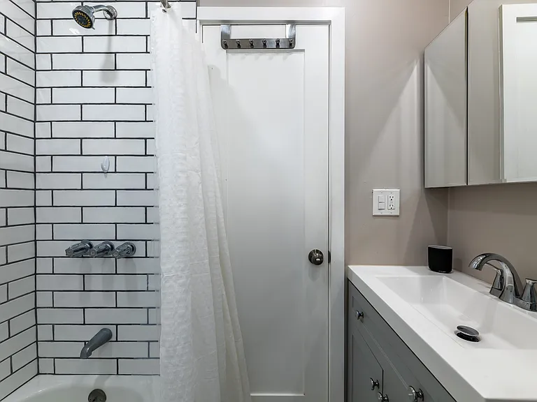 10943 Hesby St #1 — Photo 12