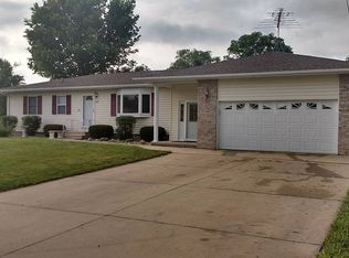 1442 Robin Rd, Waterloo, IA 50701