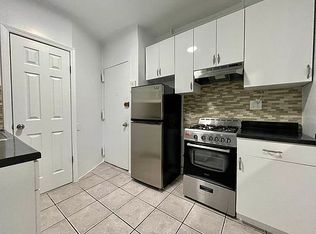527 W 46th St #5, New York, NY 10036