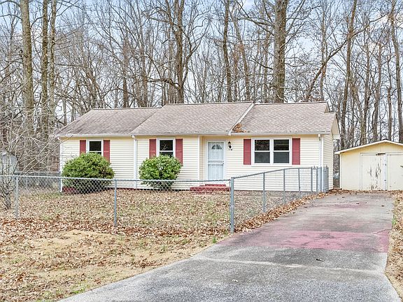 4th image of 528 Roselawn Dr