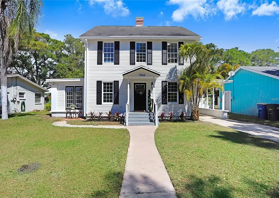 1960 McKinley St