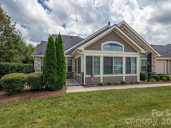 2nd image of 2360 Villa Oaks Ct