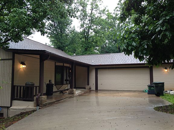 driveway front of house