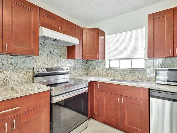2nd image of 321 Norwood Ter APT N123
